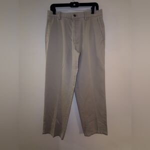 Dockers Individual Fit Waistband Khakis Mens Size 32 x 32  Classic Fit Flat Fron